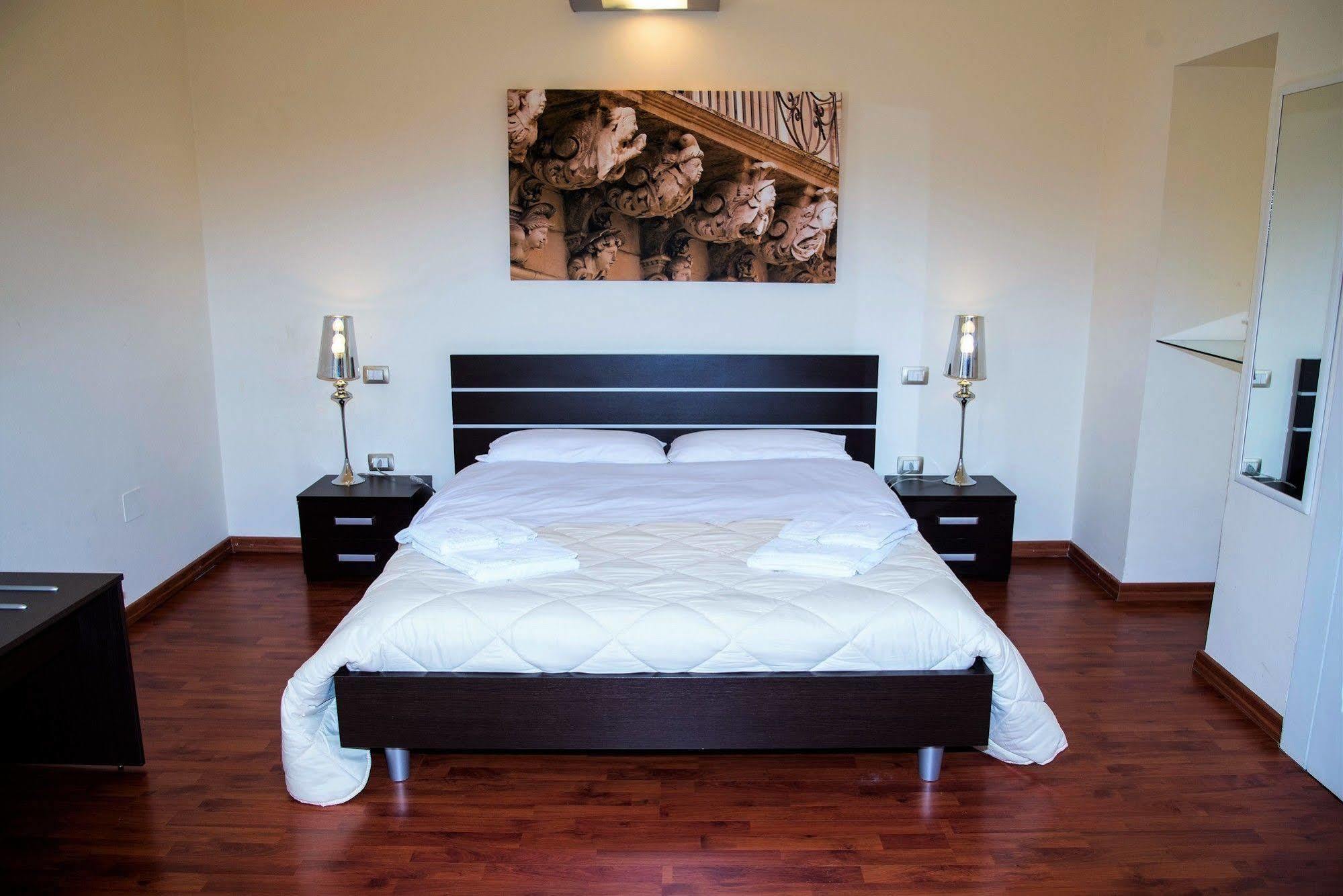 Apollo Suites Лечче Экстерьер фото